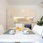 One-bedroom In 챠브타트